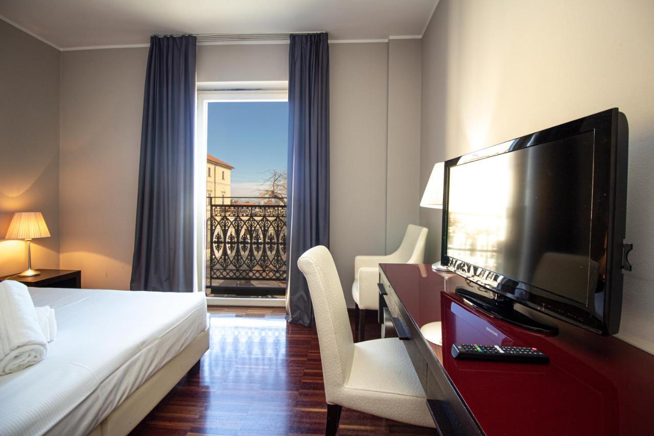 Hotel Cavour By Lvg Hotel Collection Novara Eksteriør billede