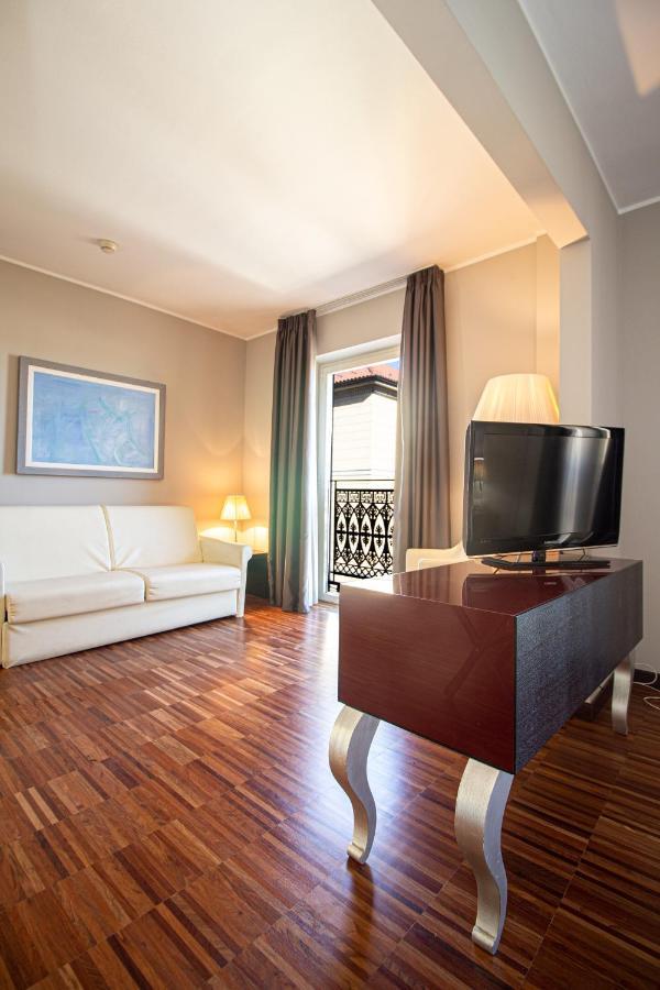 Hotel Cavour By Lvg Hotel Collection Novara Eksteriør billede