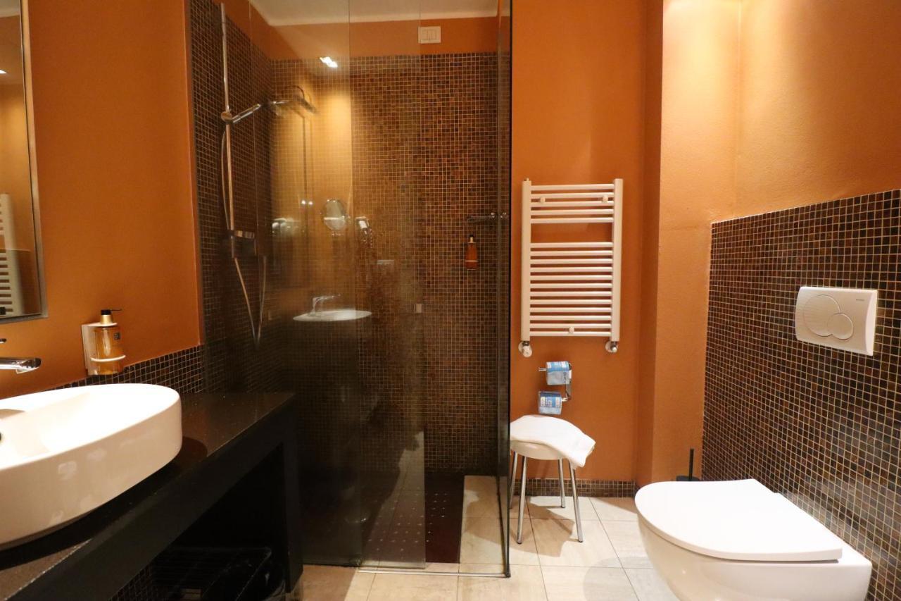 Hotel Cavour By Lvg Hotel Collection Novara Eksteriør billede